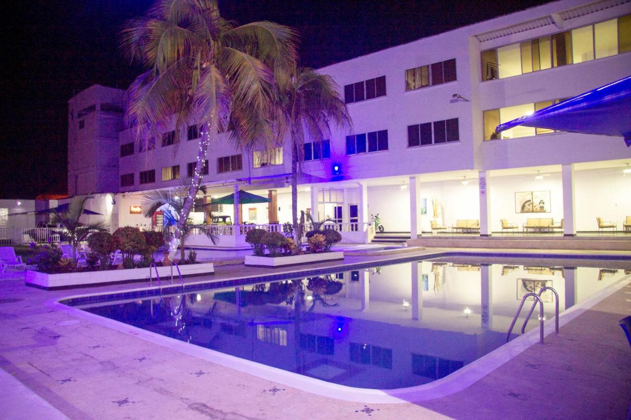 Hotel Mall Santana Del Rio Ла-Дорада Экстерьер фото