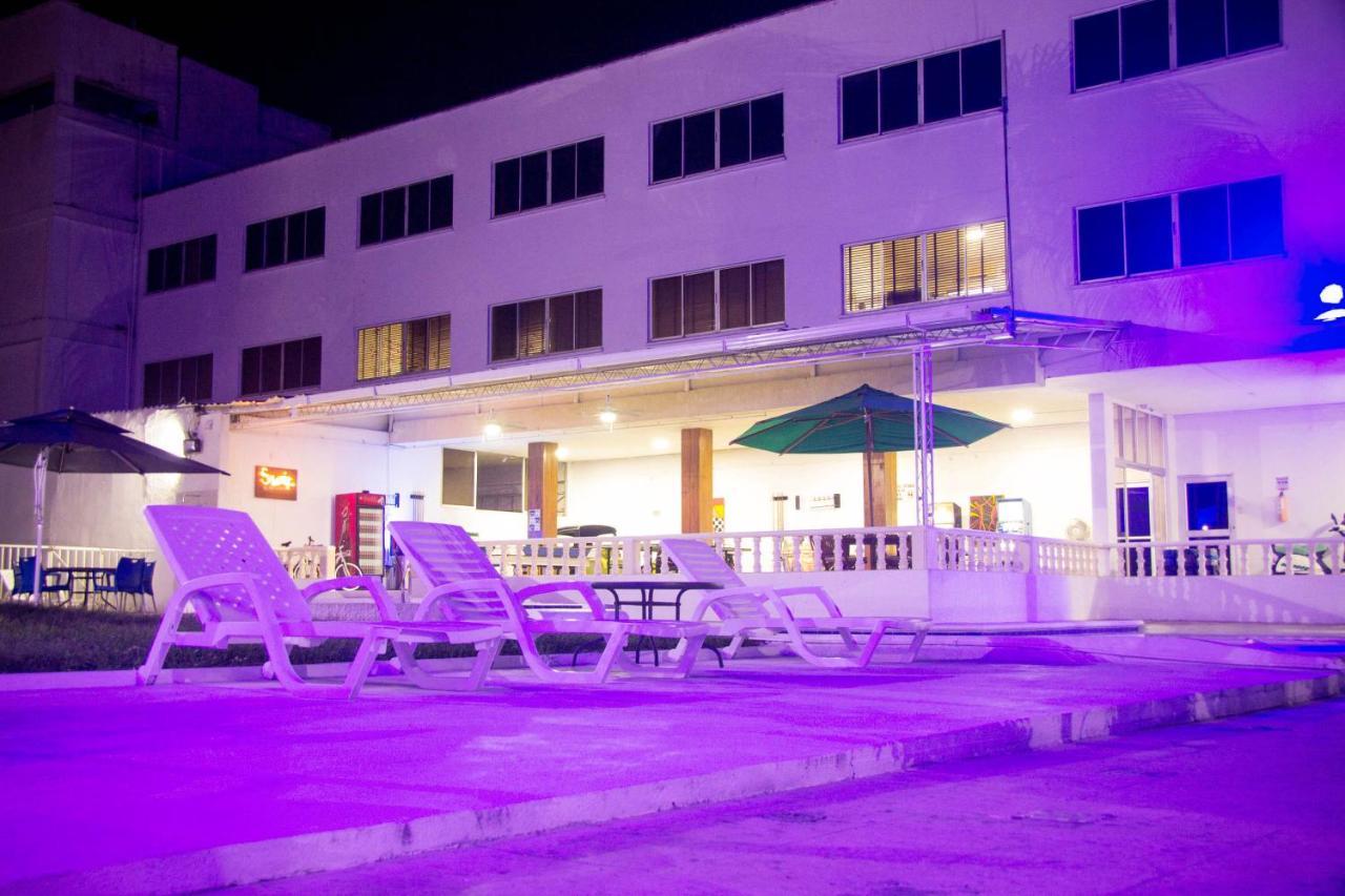 Hotel Mall Santana Del Rio Ла-Дорада Экстерьер фото