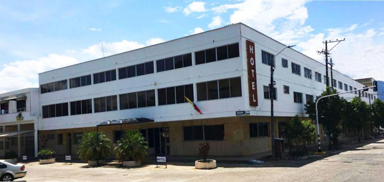Hotel Mall Santana Del Rio Ла-Дорада Экстерьер фото