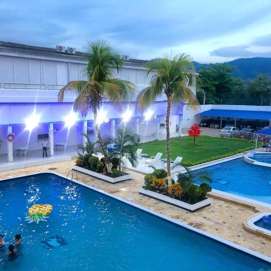 Hotel Mall Santana Del Rio Ла-Дорада Экстерьер фото